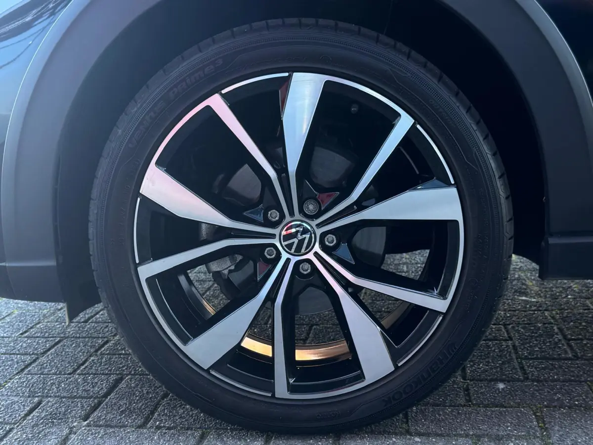1.0 TSI R-Line DSG-7 | IQ-Light | Camera | Parksensor | Carplay | Stoelverwarming | BTW |
