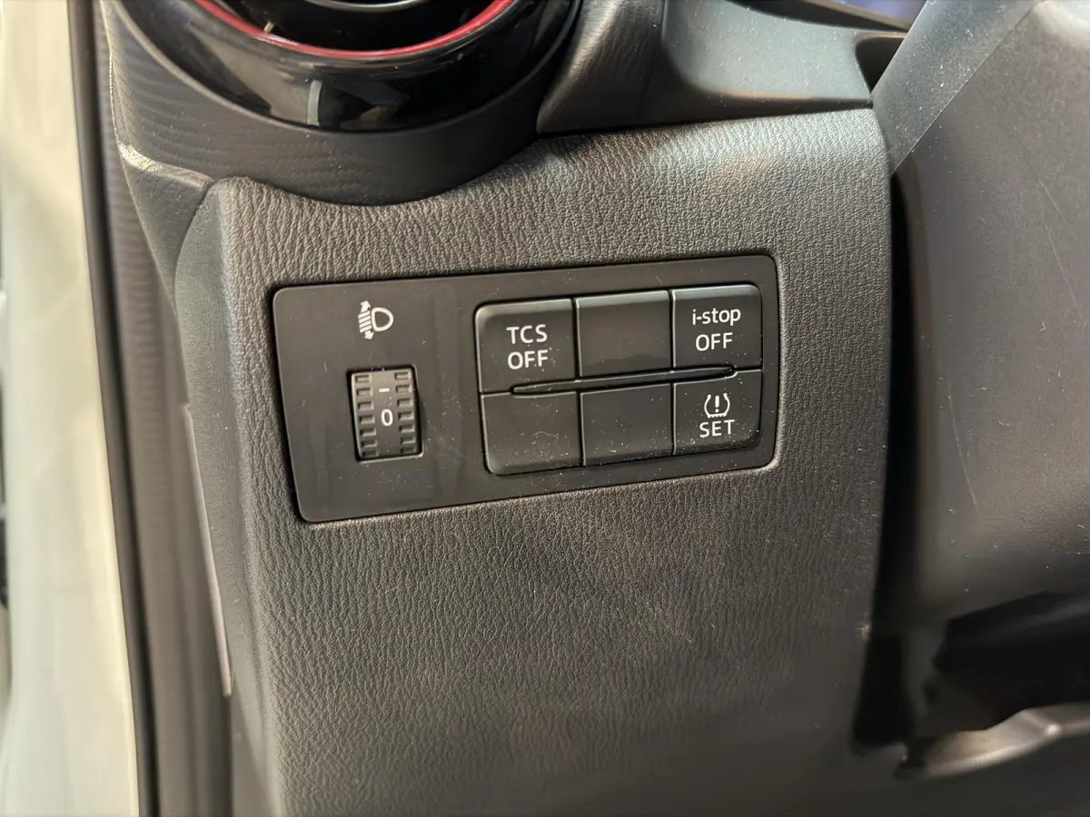2.0 SkyActiv-G 120 SkyLease+ 16"/Trekhaak/Camera/Navigatie/Climate/Cruise/PDC