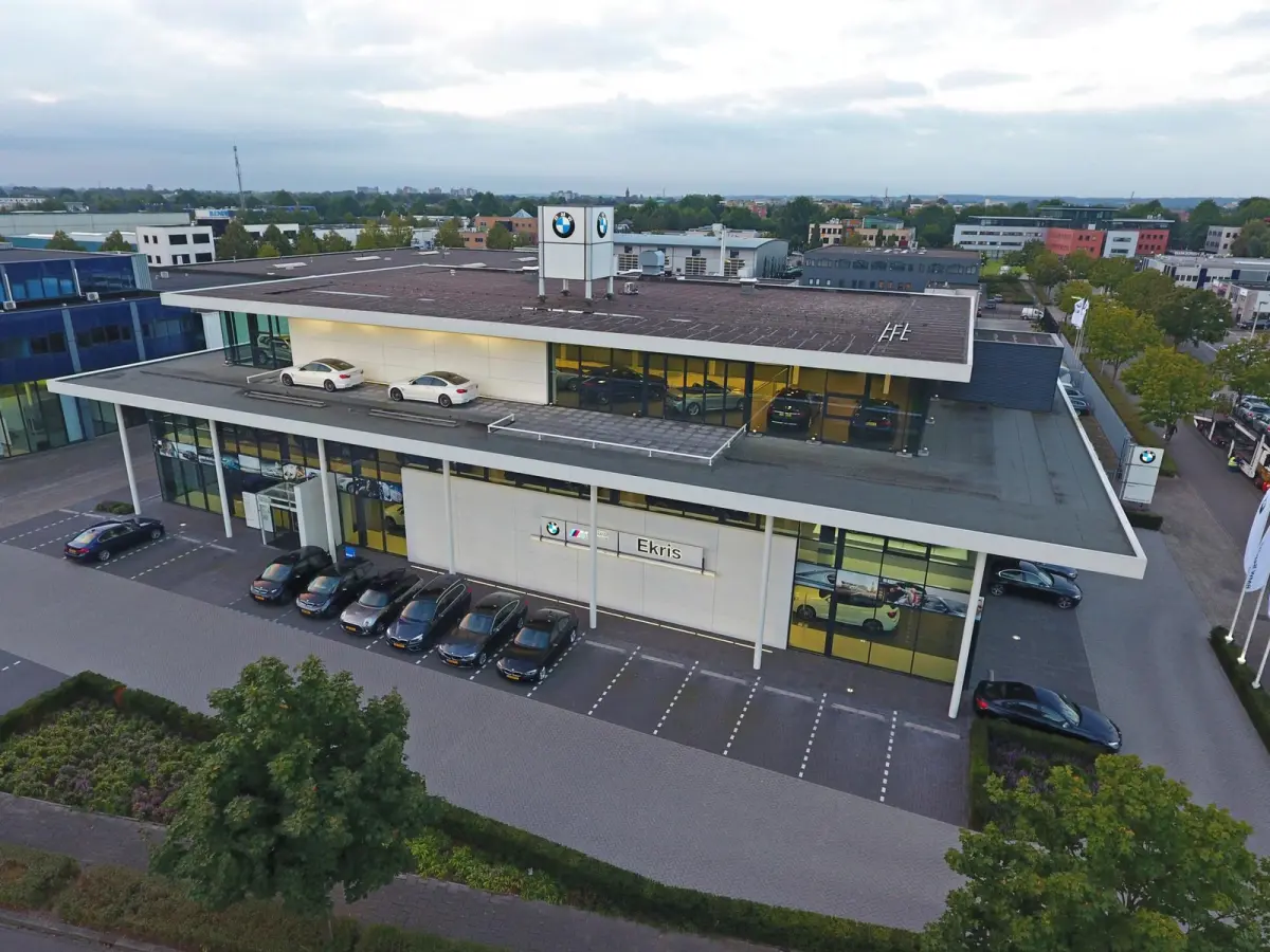 118i | Sport Line | Panoramadak | HiFi System | Voorstoelen en Stuurwielrand verwarmd | Trekhaak | Achteruitrijcamera