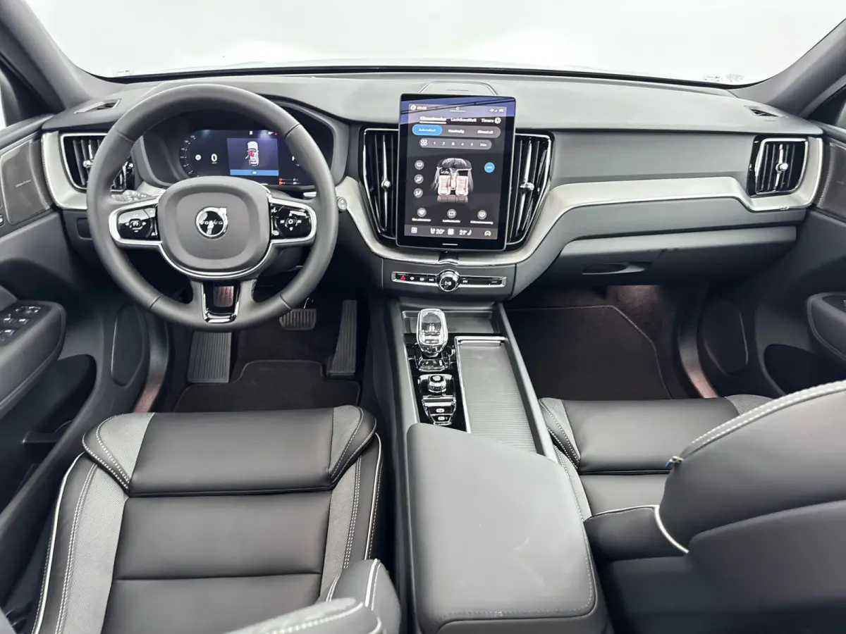 T6 Recharge Plus Black Edition | 21" | Luchtvering | Panoramadak | 360 Camera | Head-Up | Harman Kardon | Elektr. verst. Stoelen | Adaptieve Cruise | BLIS