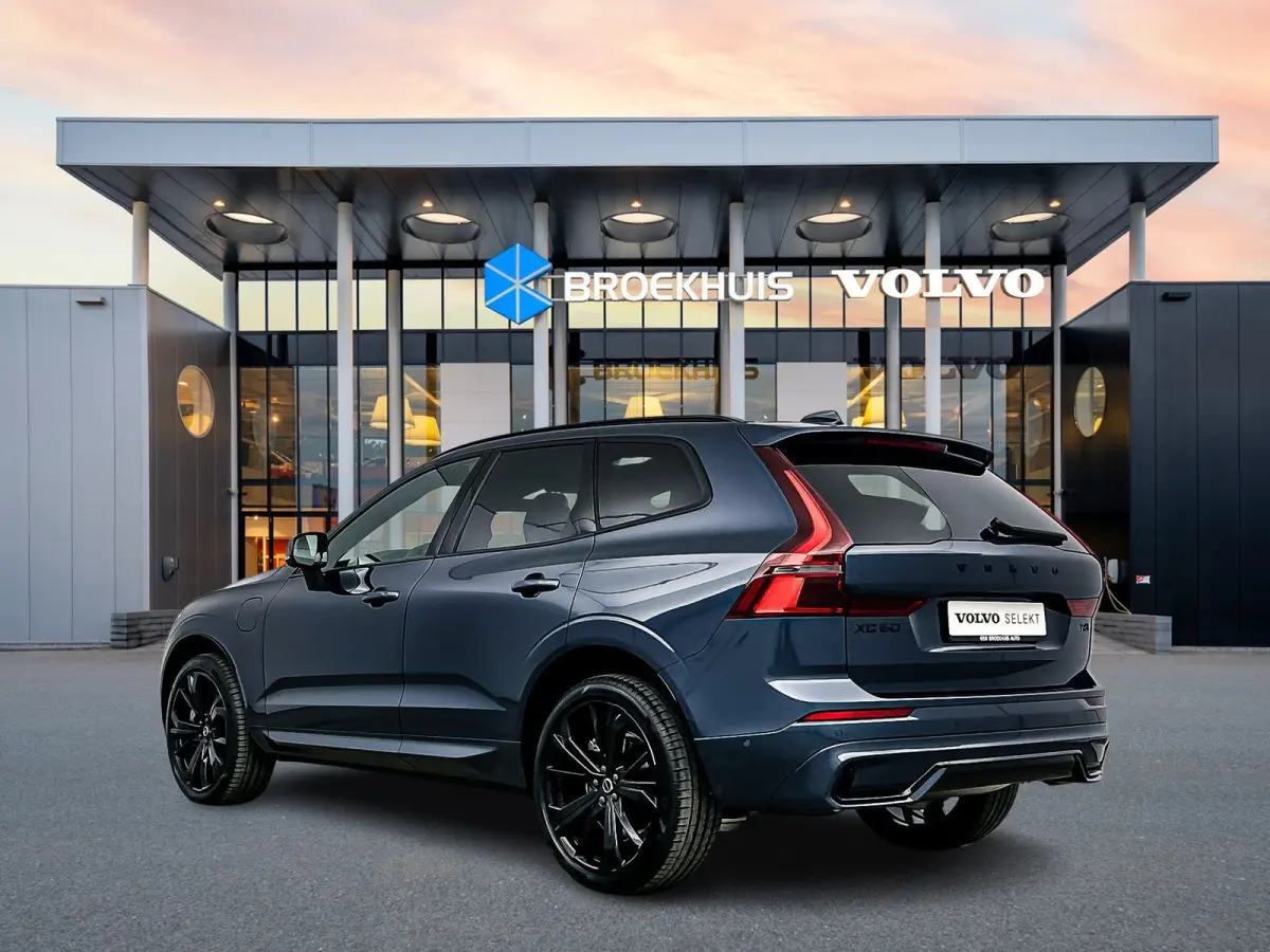 T6 Recharge Plus Black Edition | 21" | Luchtvering | Panoramadak | 360 Camera | Head-Up | Harman Kardon | Elektr. verst. Stoelen | Adaptieve Cruise | BLIS