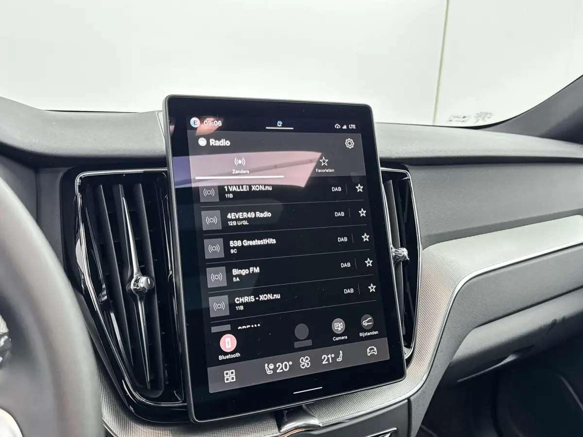 T6 Recharge Plus Black Edition | 21" | Luchtvering | Panoramadak | 360 Camera | Head-Up | Harman Kardon | Elektr. verst. Stoelen | Adaptieve Cruise | BLIS