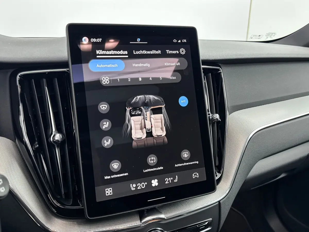 T6 Recharge Plus Black Edition | 21" | Luchtvering | Panoramadak | 360 Camera | Head-Up | Harman Kardon | Elektr. verst. Stoelen | Adaptieve Cruise | BLIS