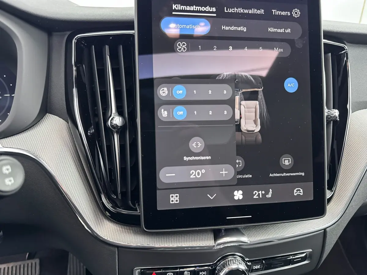 T6 Recharge Plus Black Edition | 21" | Luchtvering | Panoramadak | 360 Camera | Head-Up | Harman Kardon | Elektr. verst. Stoelen | Adaptieve Cruise | BLIS