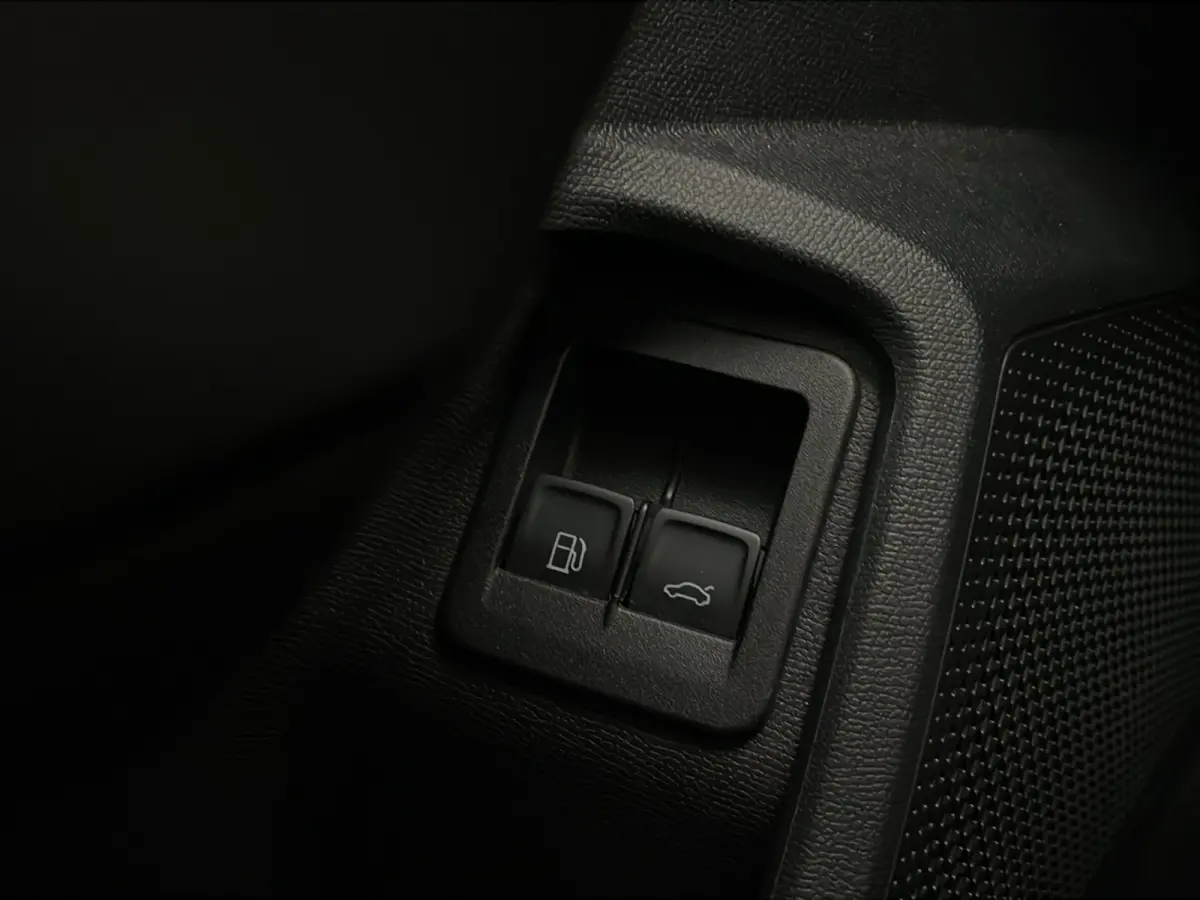 1.4 TSI e-Hybrid Essential | Panoramadak | Apple Carplay | Cruise Control | Stuurverwarming |