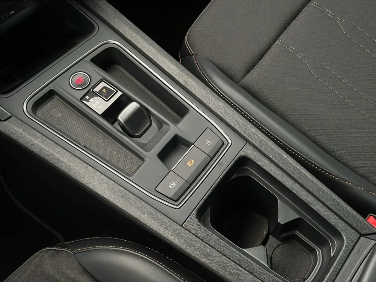 1.4 TSI e-Hybrid Essential | Panoramadak | Apple Carplay | Cruise Control | Stuurverwarming |