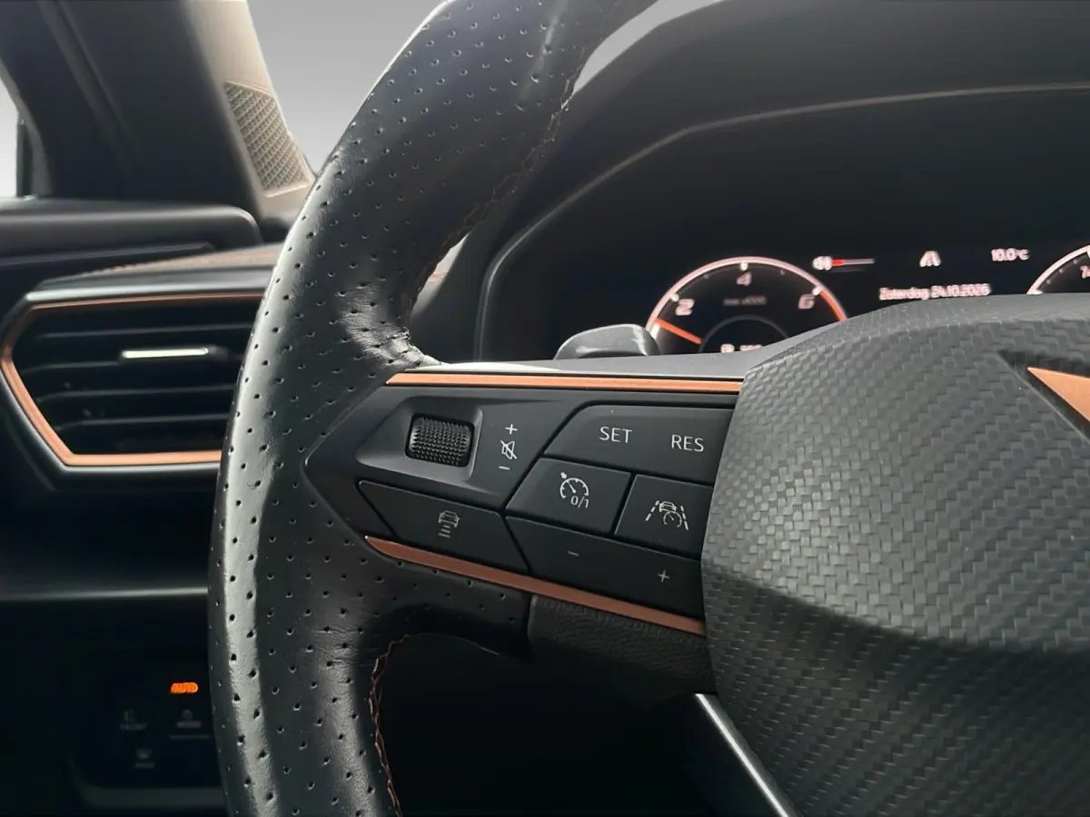 1.4 TSI e-Hybrid Essential | Panoramadak | Apple Carplay | Cruise Control | Stuurverwarming |
