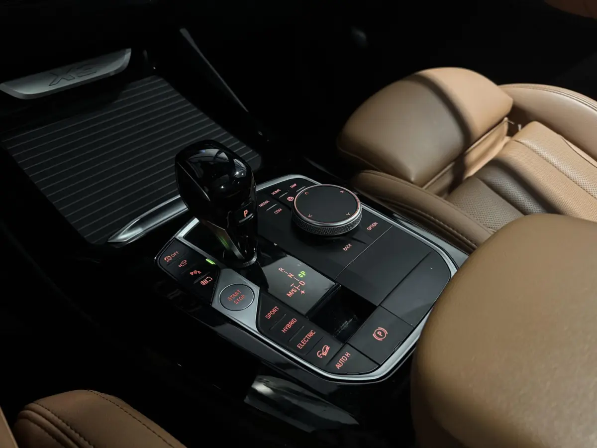 xDrive30e M-pakket | panorama | navi | led | leder |