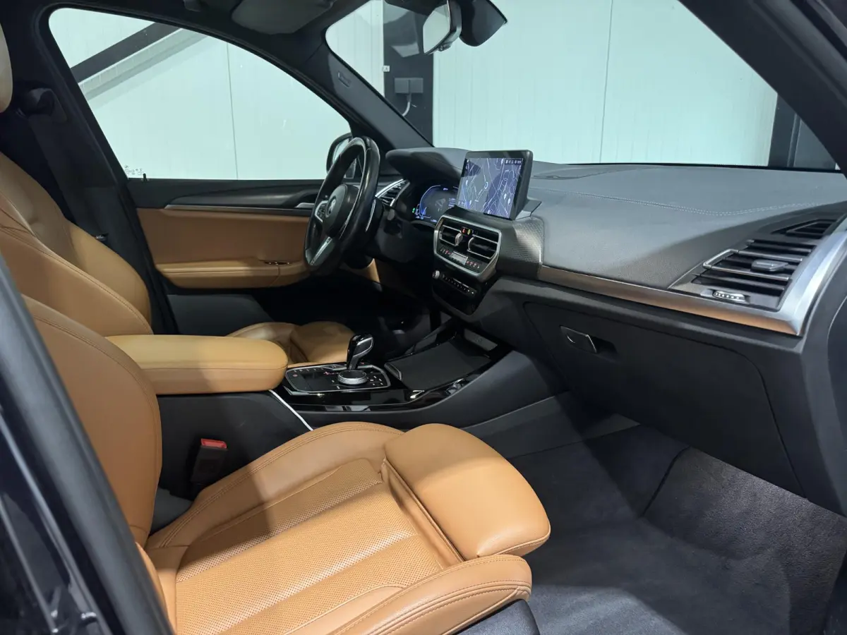 xDrive30e M-pakket | panorama | navi | led | leder |