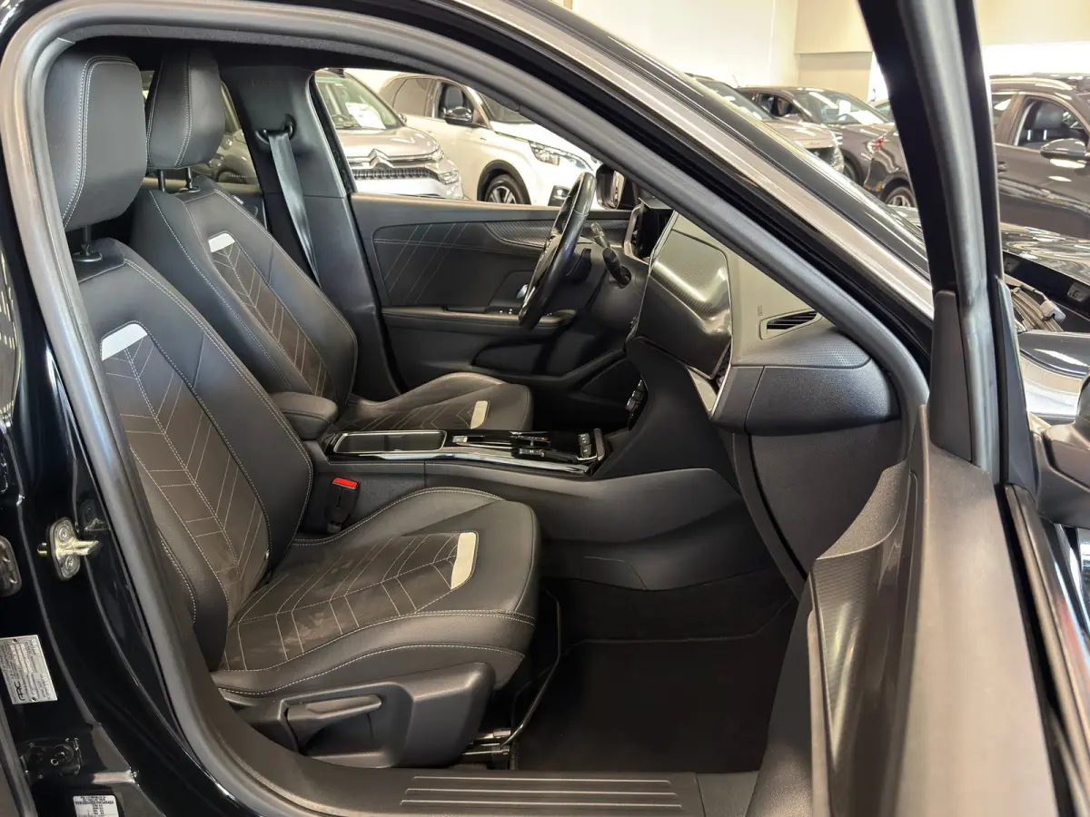 1.2 Turbo Ultimate NAVI, STOELVERW. KEYLESS.