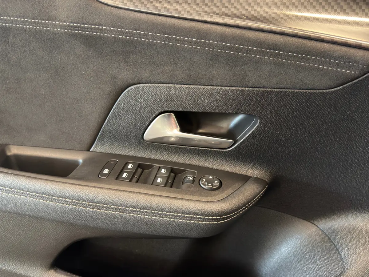 1.2 Turbo Ultimate NAVI, STOELVERW. KEYLESS.