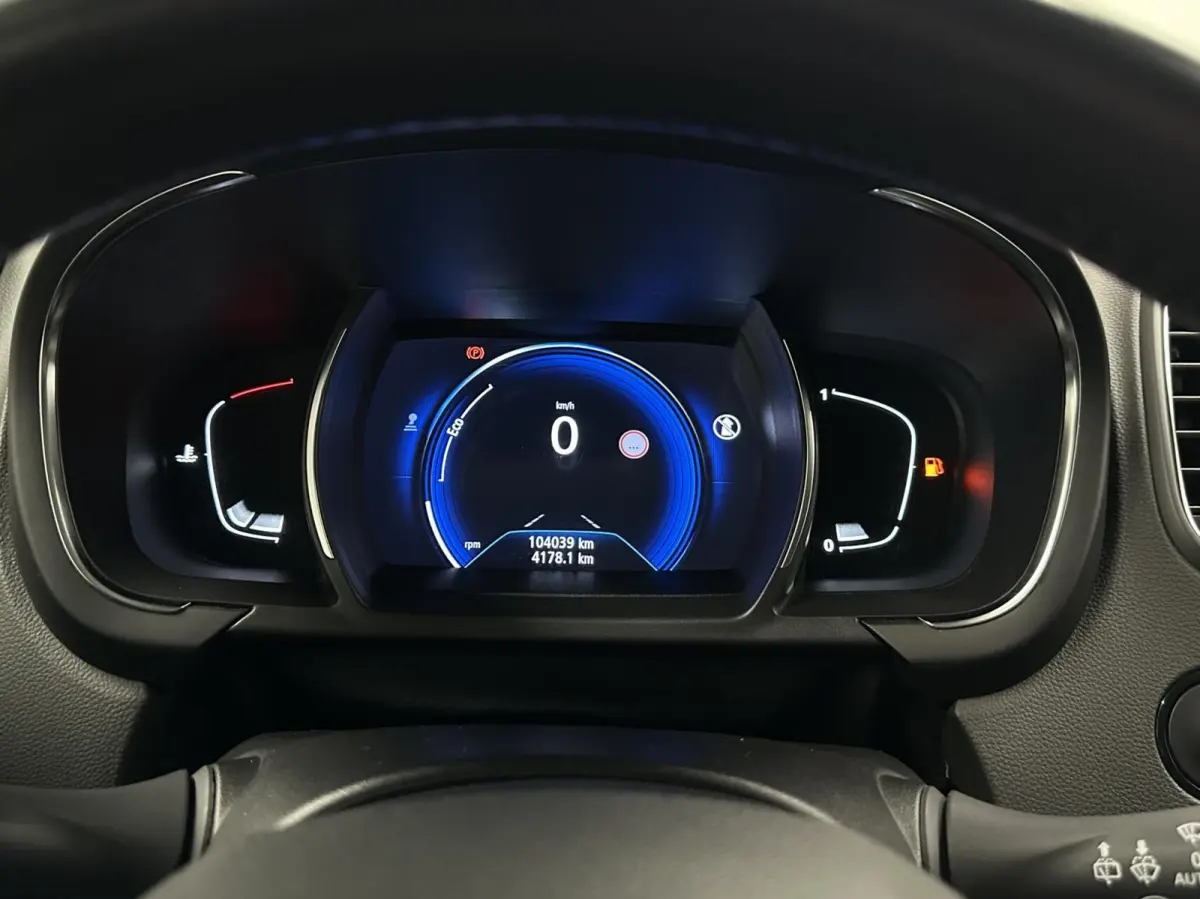1.3 TCe Zen CARPLAY CRUISE 104.000 KM LM