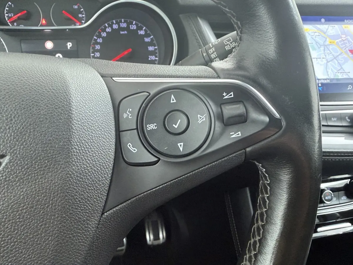 1.6 Turbo Ultimate / LEDER / Trekhaak / Navigatie / 360 Camera / Stuur -en stoelverwarmd / Stoelverkoeling / Elektr. Achterklep / Keyless / Parkeersensoren / 18'' LMV