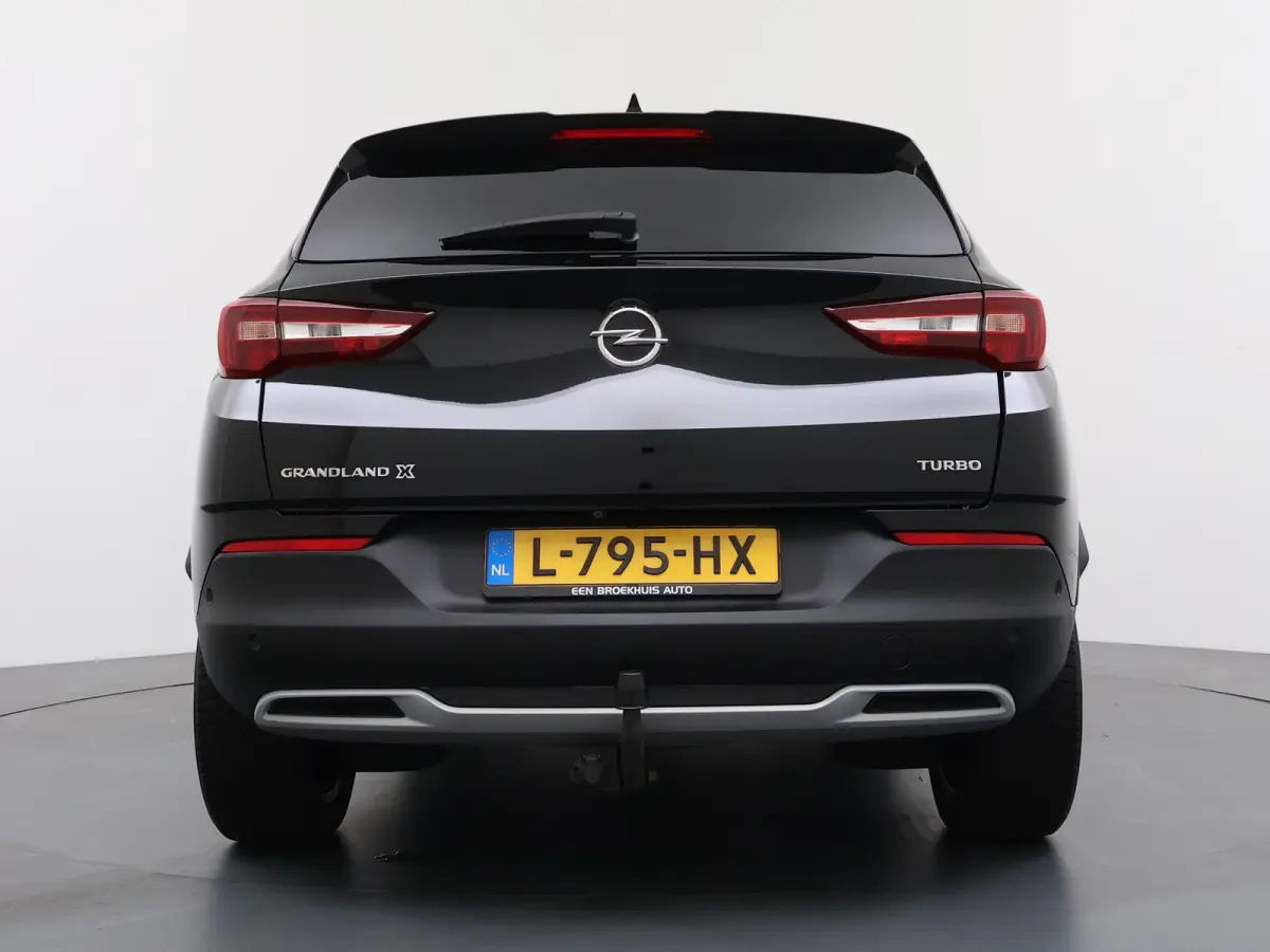 1.6 Turbo Ultimate / LEDER / Trekhaak / Navigatie / 360 Camera / Stuur -en stoelverwarmd / Stoelverkoeling / Elektr. Achterklep / Keyless / Parkeersensoren / 18'' LMV