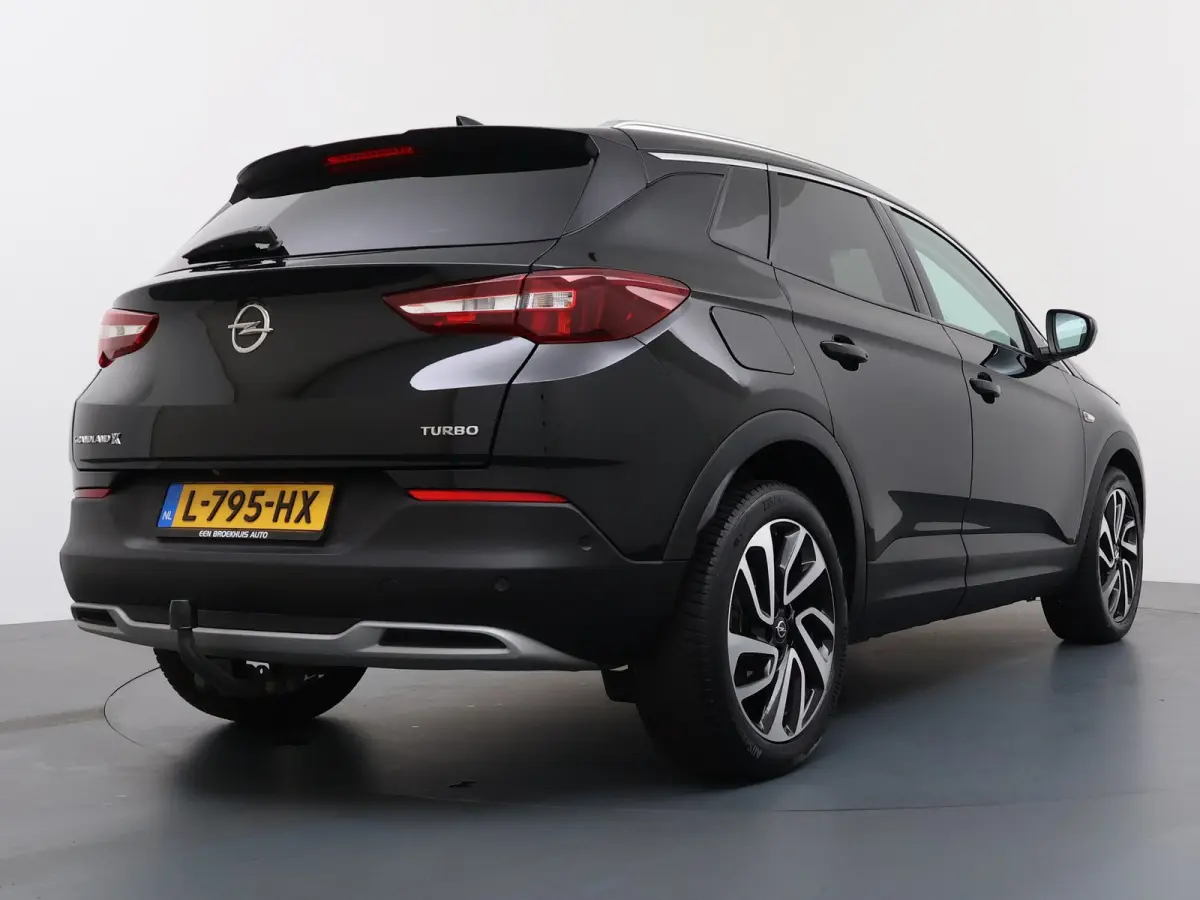 1.6 Turbo Ultimate / LEDER / Trekhaak / Navigatie / 360 Camera / Stuur -en stoelverwarmd / Stoelverkoeling / Elektr. Achterklep / Keyless / Parkeersensoren / 18'' LMV