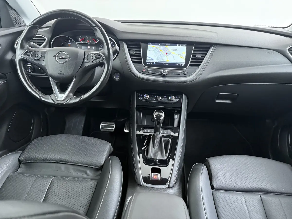 1.6 Turbo Ultimate / LEDER / Trekhaak / Navigatie / 360 Camera / Stuur -en stoelverwarmd / Stoelverkoeling / Elektr. Achterklep / Keyless / Parkeersensoren / 18'' LMV