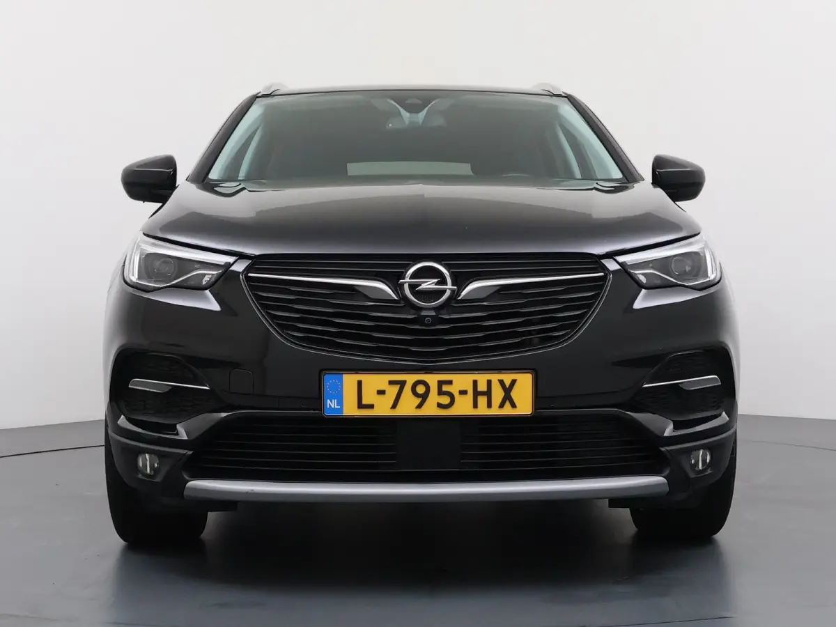 1.6 Turbo Ultimate / LEDER / Trekhaak / Navigatie / 360 Camera / Stuur -en stoelverwarmd / Stoelverkoeling / Elektr. Achterklep / Keyless / Parkeersensoren / 18'' LMV