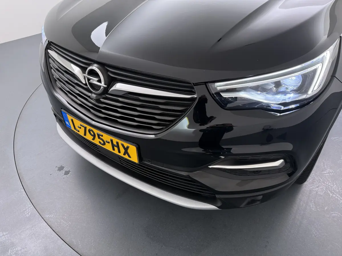 1.6 Turbo Ultimate / LEDER / Trekhaak / Navigatie / 360 Camera / Stuur -en stoelverwarmd / Stoelverkoeling / Elektr. Achterklep / Keyless / Parkeersensoren / 18'' LMV