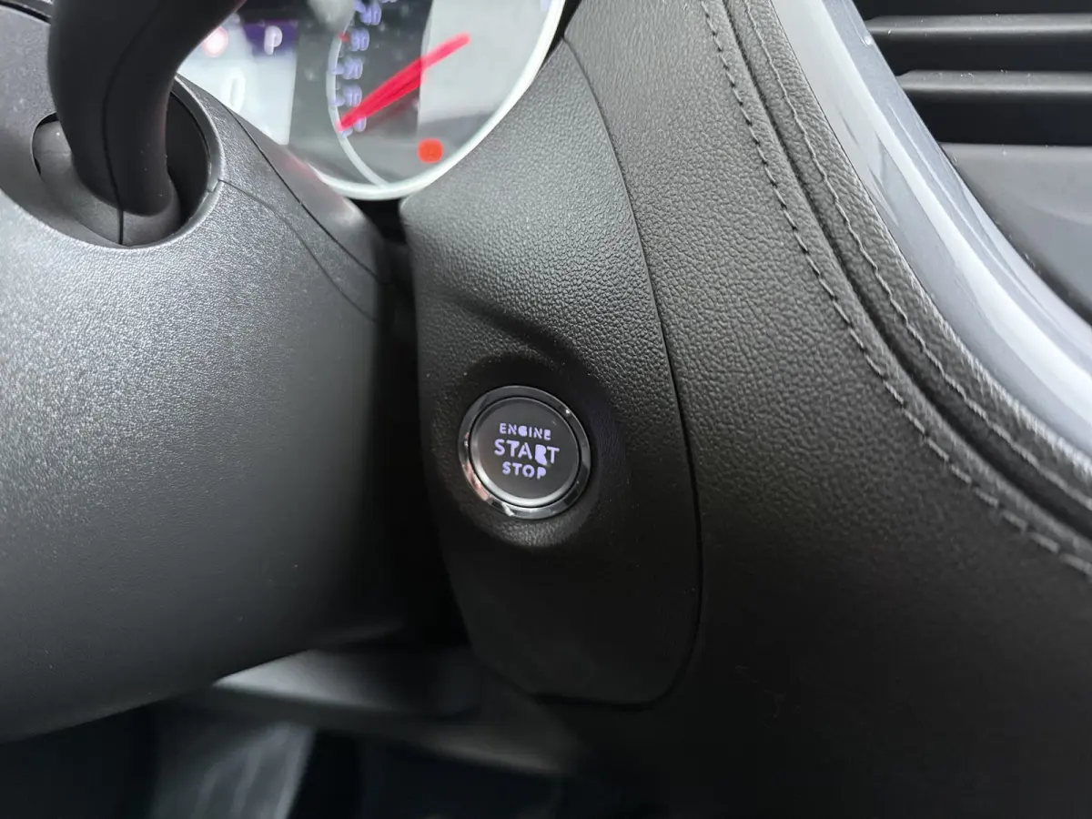 1.6 Turbo Ultimate / LEDER / Trekhaak / Navigatie / 360 Camera / Stuur -en stoelverwarmd / Stoelverkoeling / Elektr. Achterklep / Keyless / Parkeersensoren / 18'' LMV