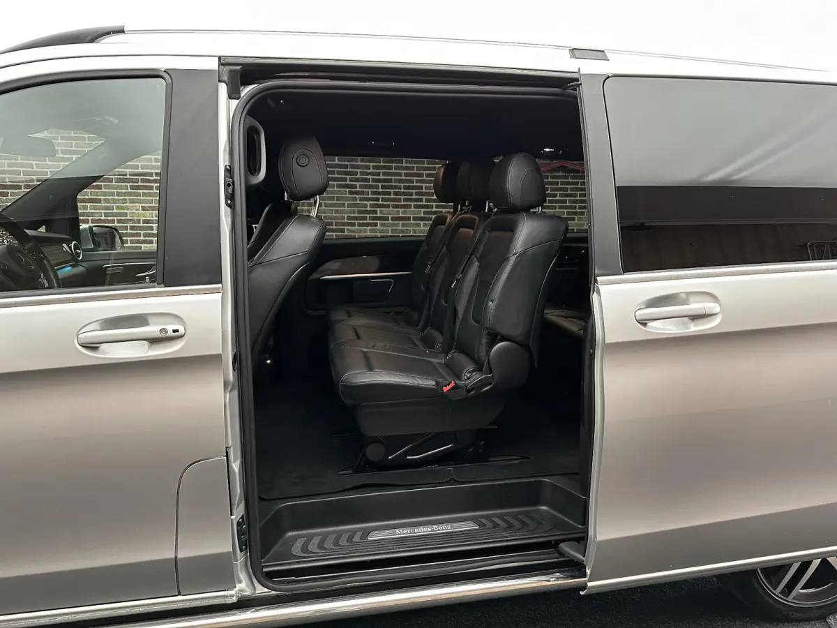 220d Extra Lang 8 persoons | LED| 360'| Dubbele elektrische schuifdeur|