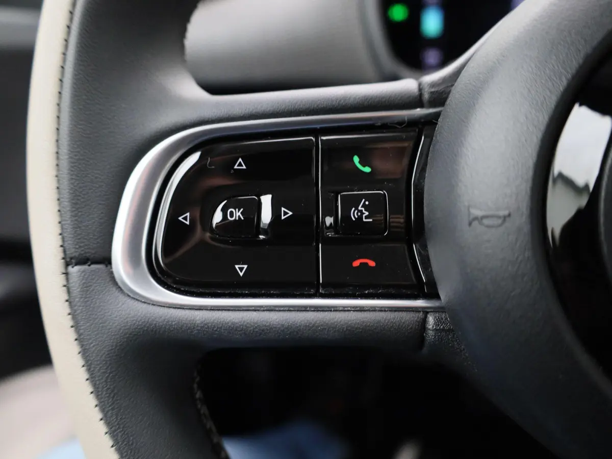 500e 42 kWh La Prima | LED Koplampen | Camera | Keyless | Navigatie |