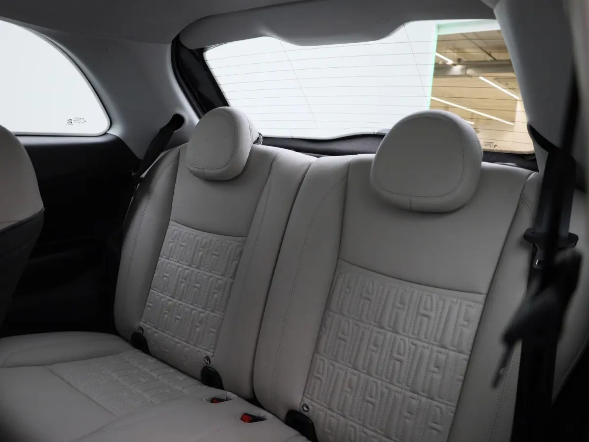 500e 42 kWh La Prima | LED Koplampen | Camera | Keyless | Navigatie |
