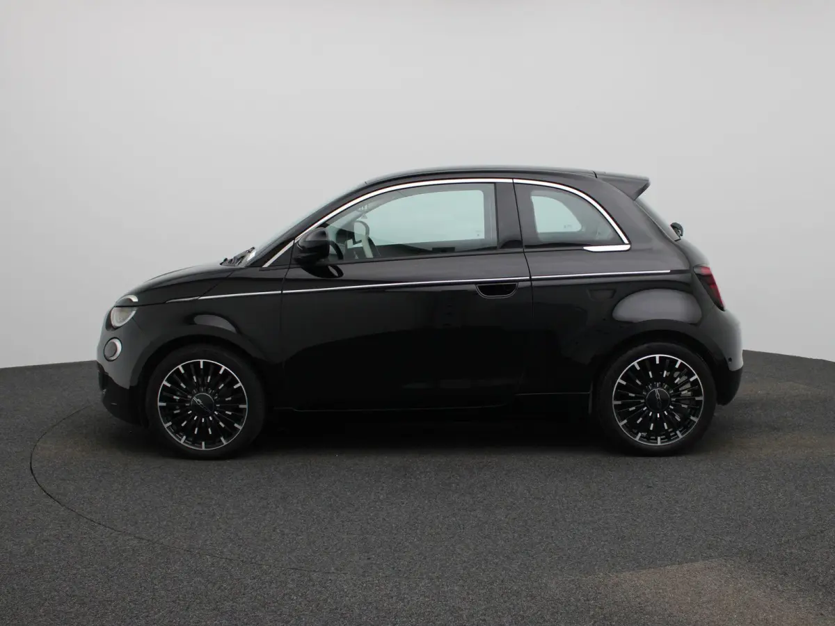 500e 42 kWh La Prima | LED Koplampen | Camera | Keyless | Navigatie |