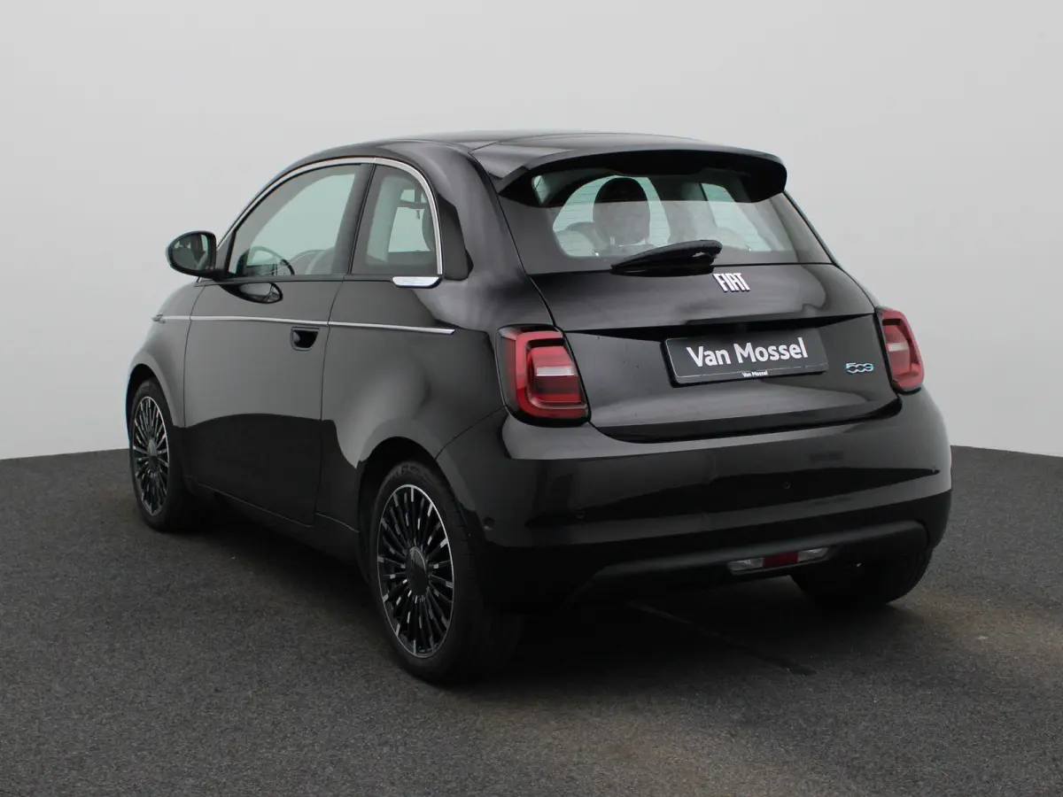 500e 42 kWh La Prima | LED Koplampen | Camera | Keyless | Navigatie |