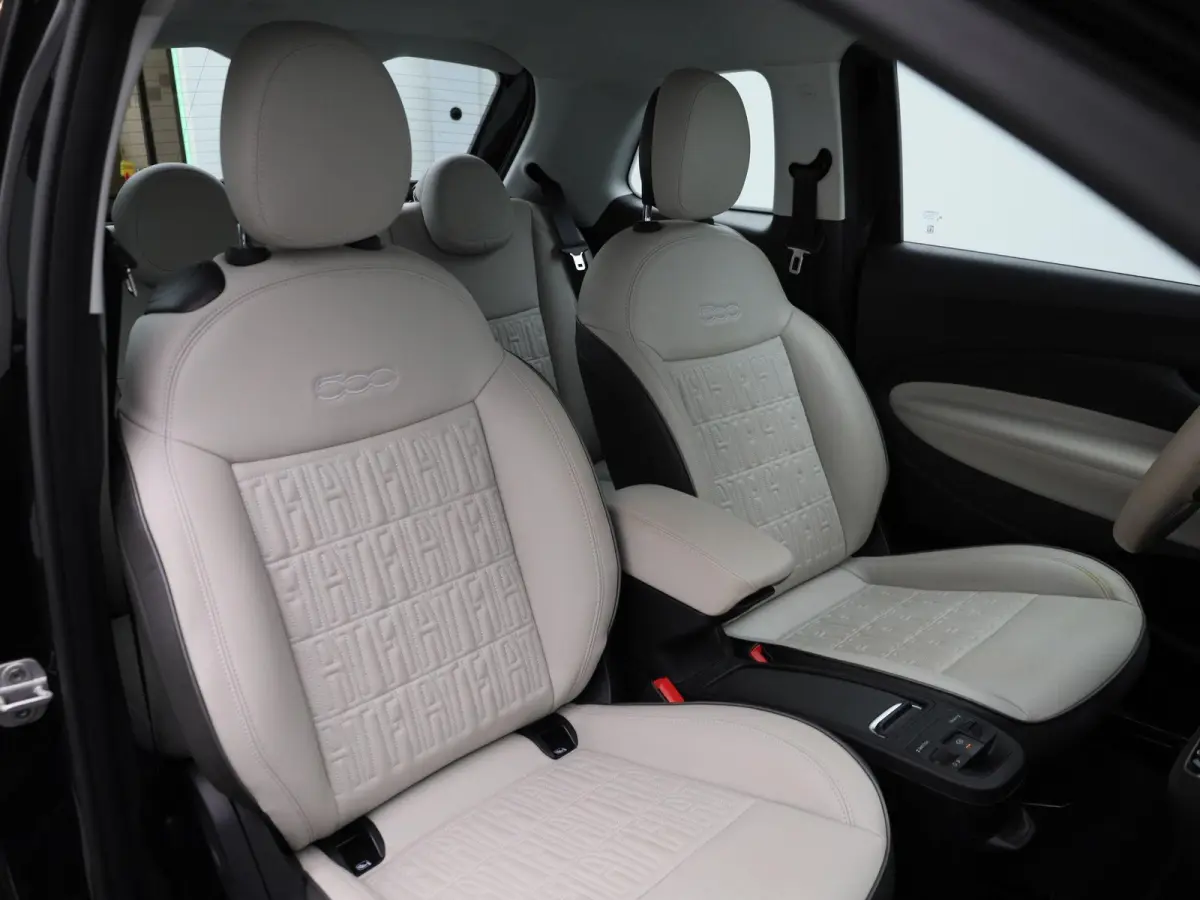 500e 42 kWh La Prima | LED Koplampen | Camera | Keyless | Navigatie |