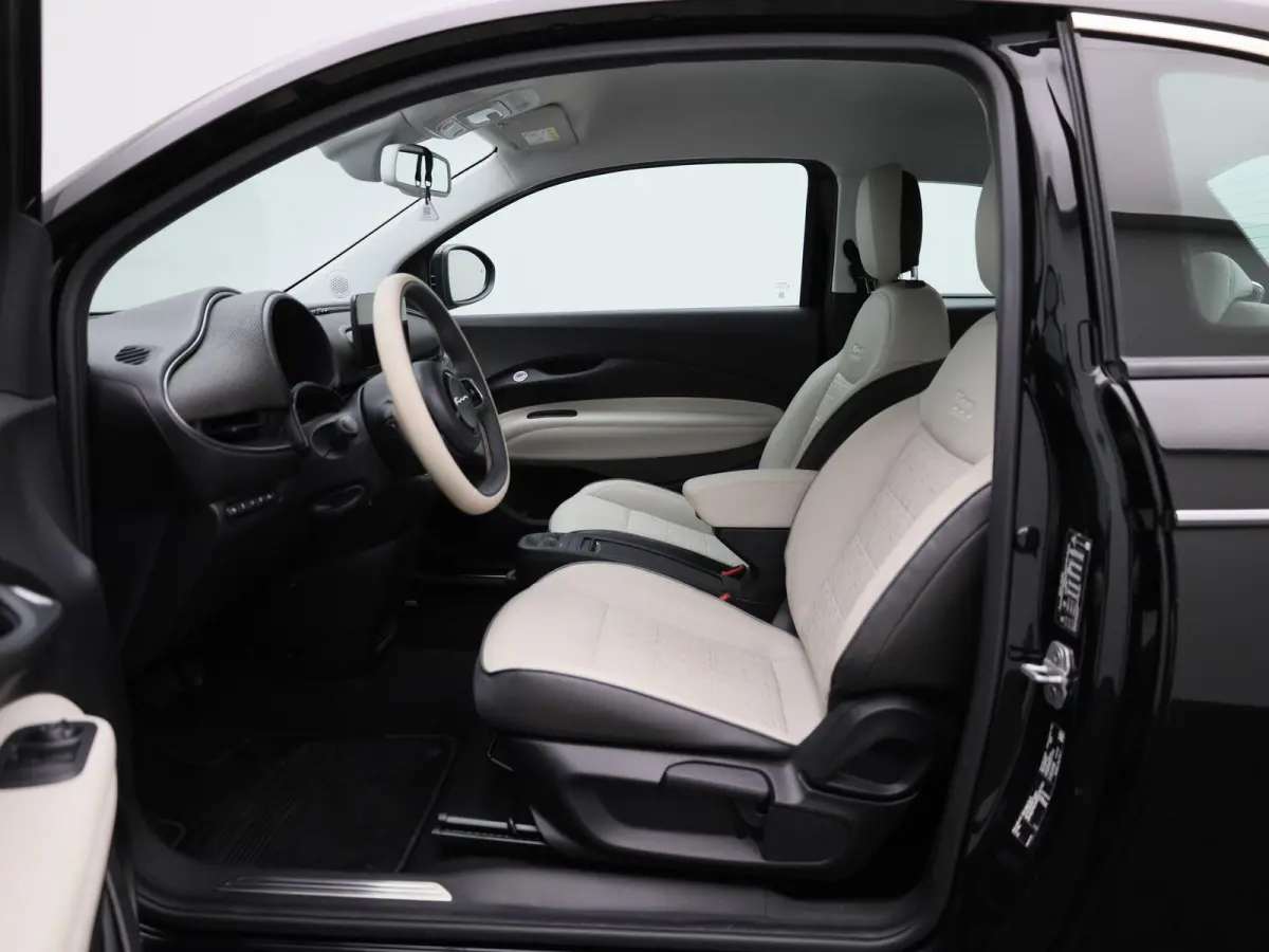 500e 42 kWh La Prima | LED Koplampen | Camera | Keyless | Navigatie |