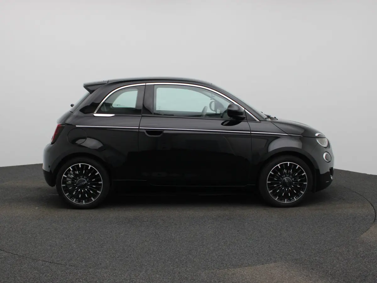 500e 42 kWh La Prima | LED Koplampen | Camera | Keyless | Navigatie |