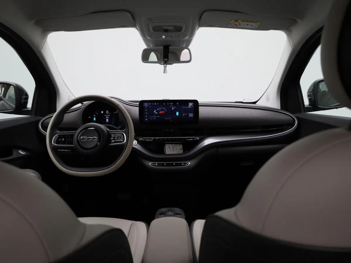 500e 42 kWh La Prima | LED Koplampen | Camera | Keyless | Navigatie |