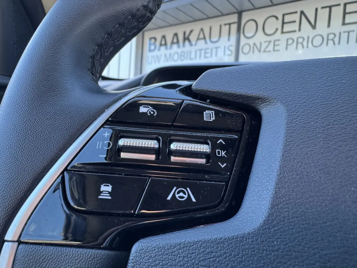 1.6 GDi Hybrid DynamicLine | Navigatie | Camera | ACC