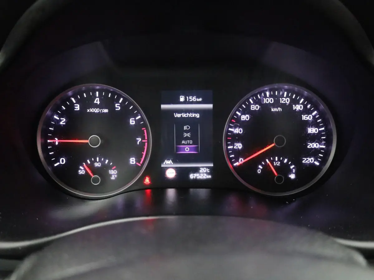 1.0 T 100PK More | Apple Carplay / Android Auto | Privacy Glass | Lichtmetalen Velgen | Camera |