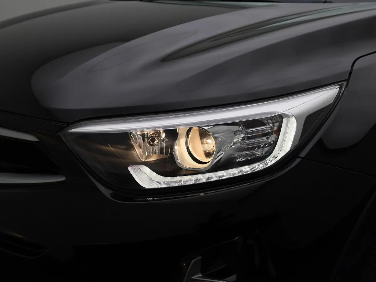 1.0 T 100PK More | Apple Carplay / Android Auto | Privacy Glass | Lichtmetalen Velgen | Camera |