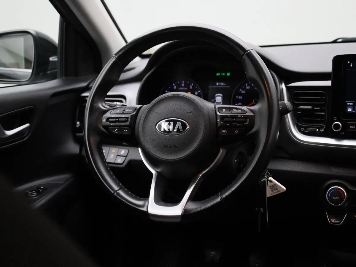 1.0 T 100PK More | Apple Carplay / Android Auto | Privacy Glass | Lichtmetalen Velgen | Camera |