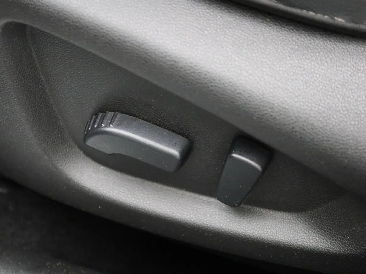 1.2 TCe Bose | Trekhaak | Navigatie | Climate Control | Lederen Bekleding | Stoelverwarming | Zeer Luxe ! |