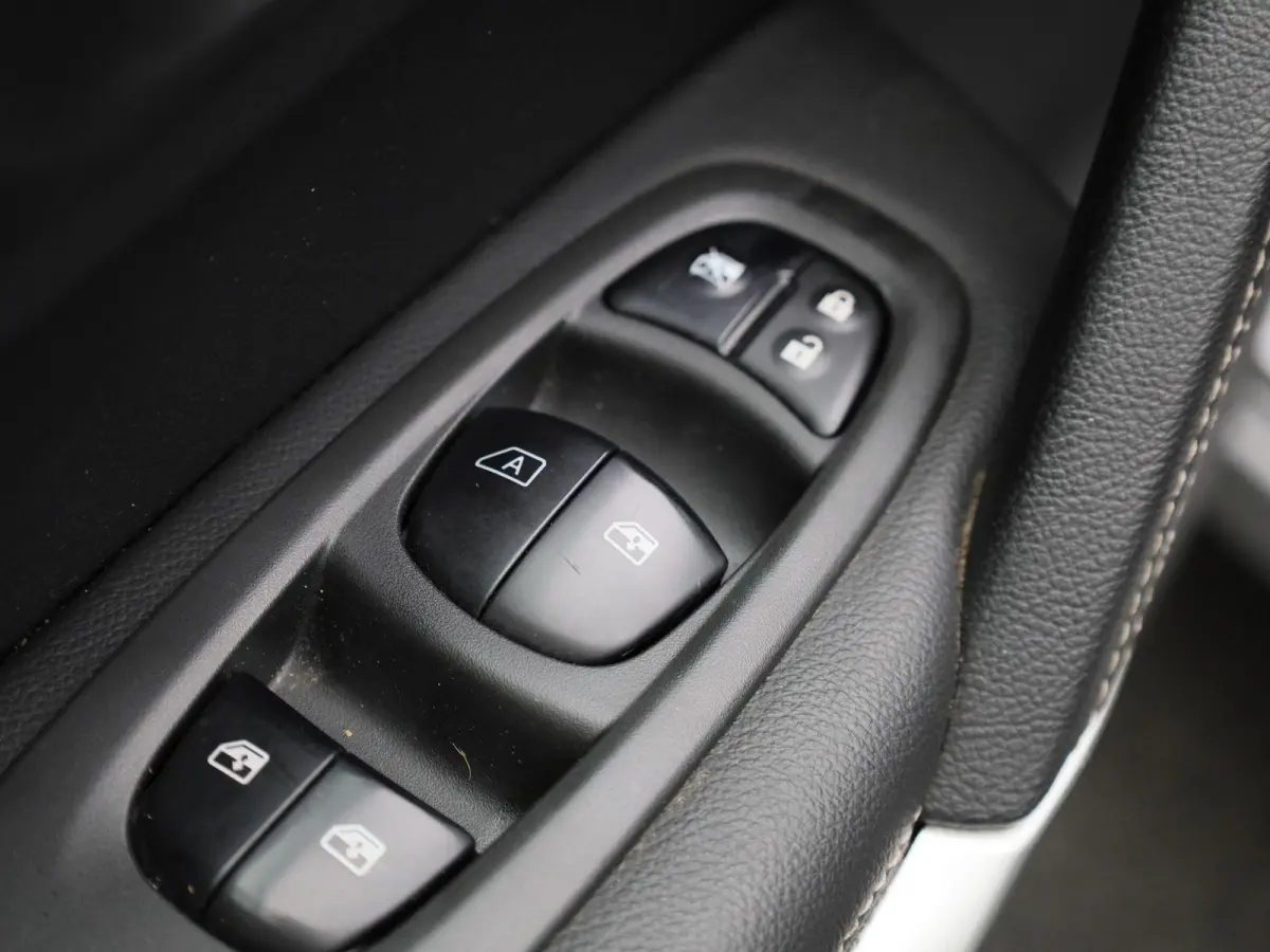 1.2 TCe Bose | Trekhaak | Navigatie | Climate Control | Lederen Bekleding | Stoelverwarming | Zeer Luxe ! |