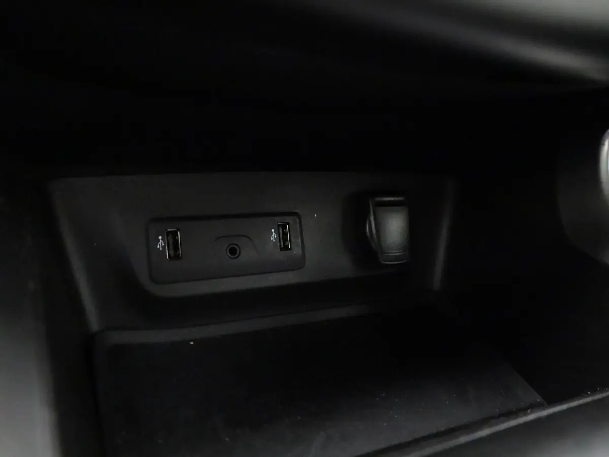 1.2 TCe Bose | Trekhaak | Navigatie | Climate Control | Lederen Bekleding | Stoelverwarming | Zeer Luxe ! |