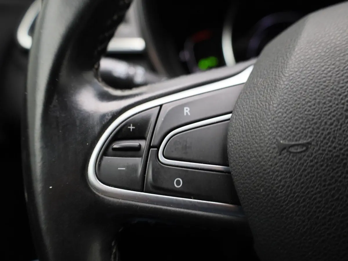 1.2 TCe Bose | Trekhaak | Navigatie | Climate Control | Lederen Bekleding | Stoelverwarming | Zeer Luxe ! |