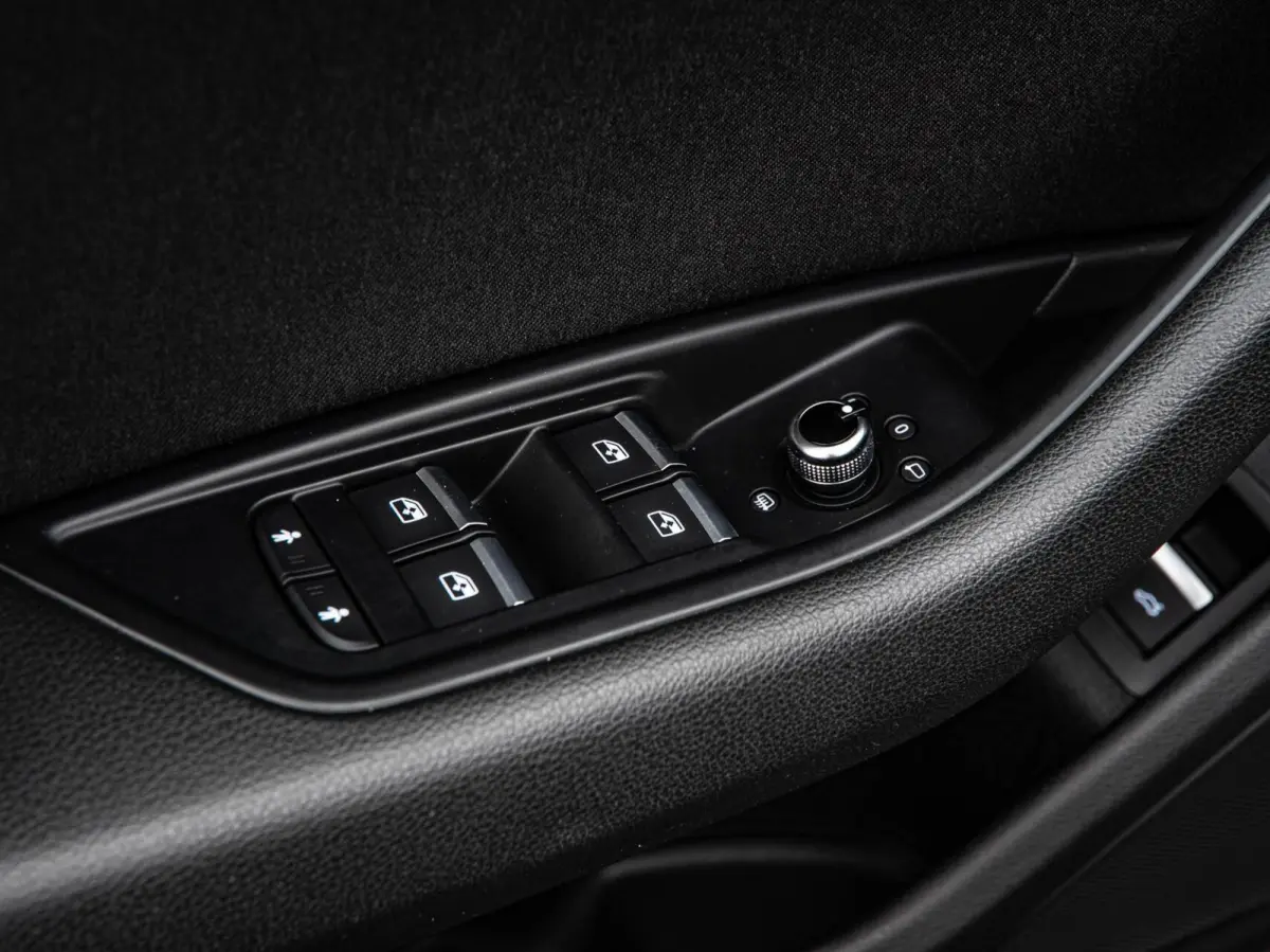2.0 TDI ultra 150 PK S-tronic Automaat | LED | ECC | Trekhaak | Navigatie | Cruise Control | Stoelverwarming