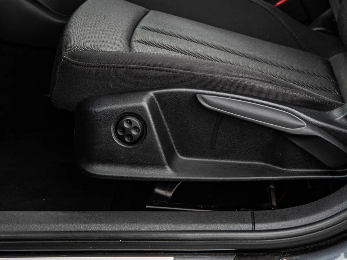 2.0 TDI ultra 150 PK S-tronic Automaat | LED | ECC | Trekhaak | Navigatie | Cruise Control | Stoelverwarming