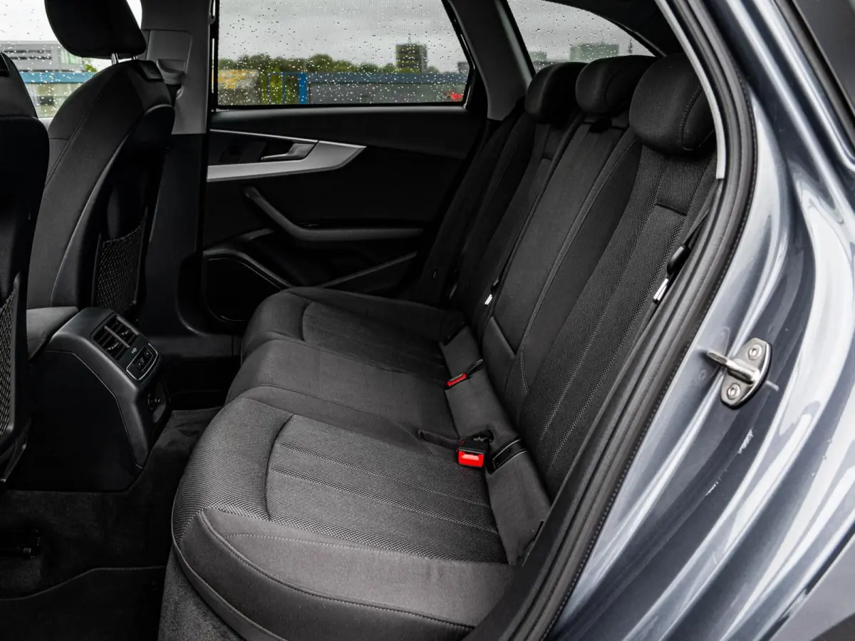 2.0 TDI ultra 150 PK S-tronic Automaat | LED | ECC | Trekhaak | Navigatie | Cruise Control | Stoelverwarming