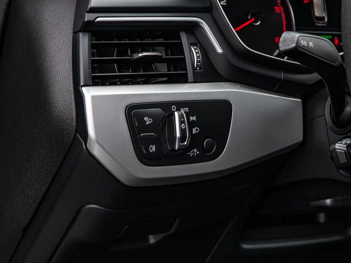 2.0 TDI ultra 150 PK S-tronic Automaat | LED | ECC | Trekhaak | Navigatie | Cruise Control | Stoelverwarming