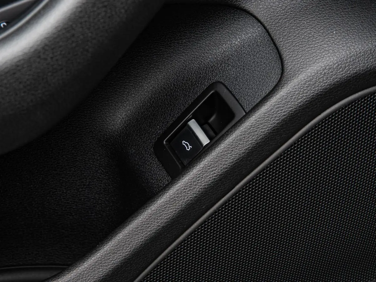 2.0 TDI ultra 150 PK S-tronic Automaat | LED | ECC | Trekhaak | Navigatie | Cruise Control | Stoelverwarming