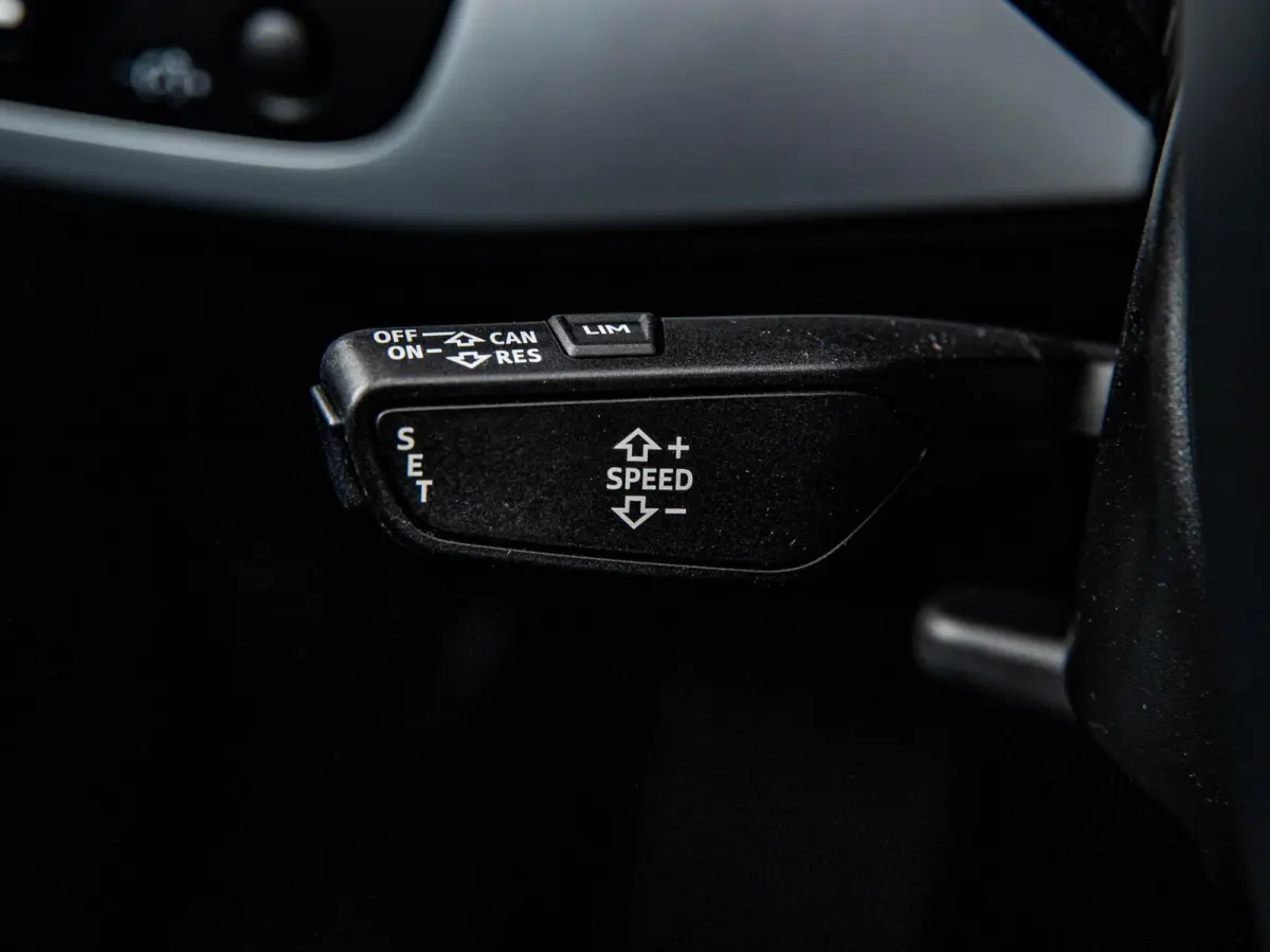 2.0 TDI ultra 150 PK S-tronic Automaat | LED | ECC | Trekhaak | Navigatie | Cruise Control | Stoelverwarming
