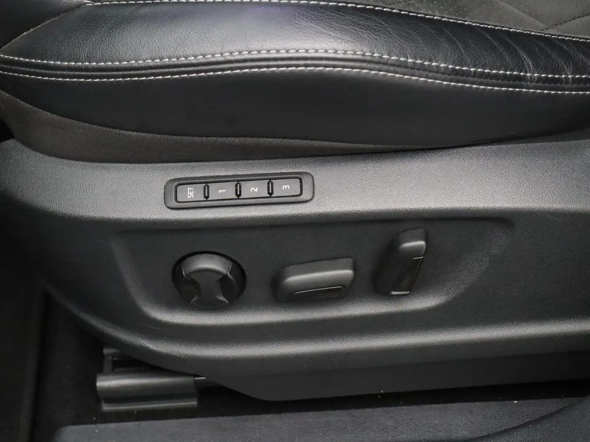 1.5 TSI Sportline Business | Trekhaak wegklapbaar | 1800KG Trekgewicht | Stoelverwarming |