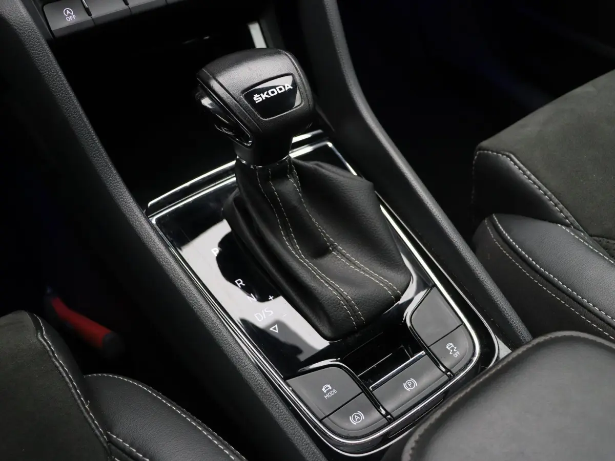 1.5 TSI Sportline Business | Trekhaak wegklapbaar | 1800KG Trekgewicht | Stoelverwarming |