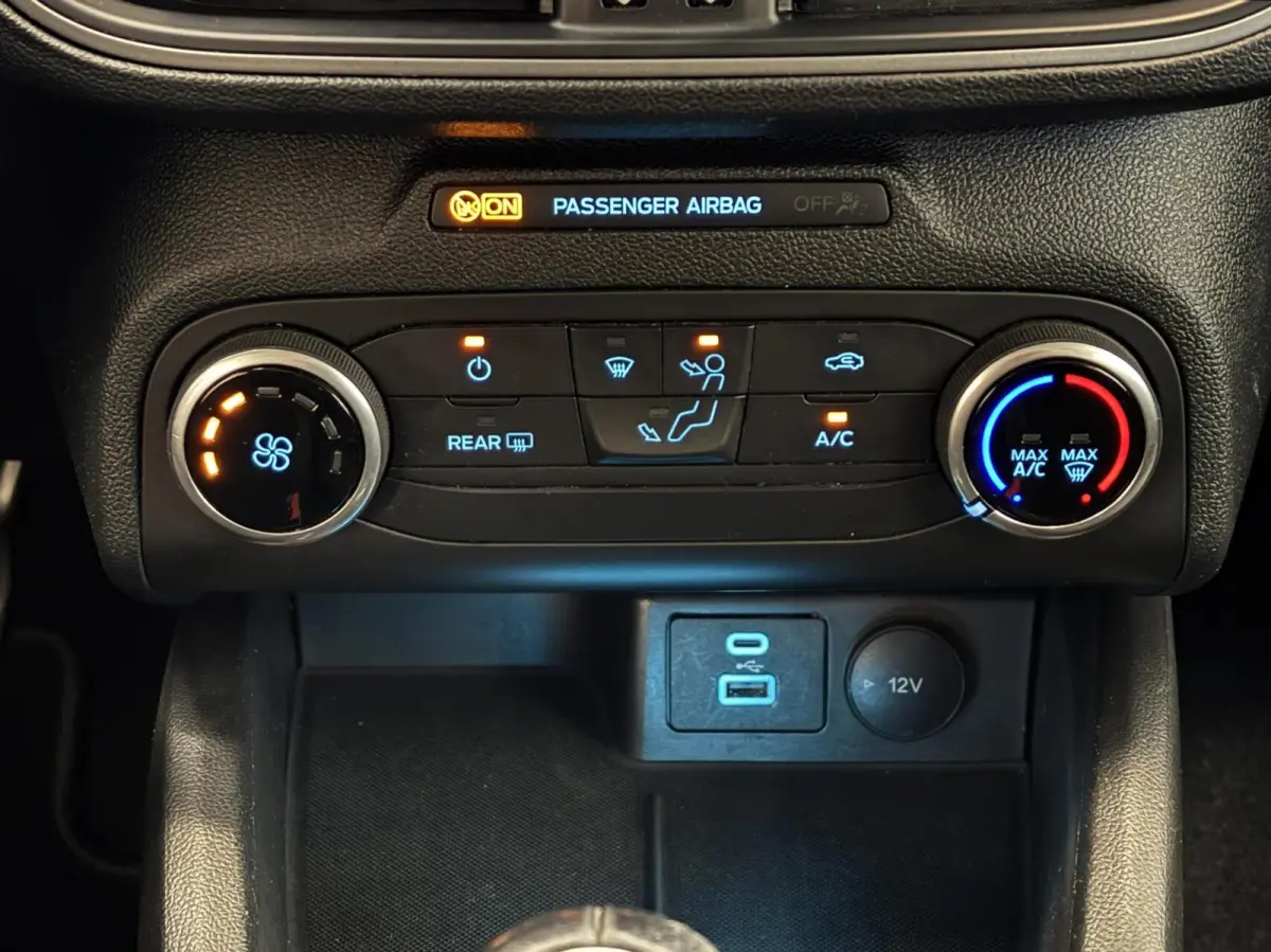 1.0 EcoBoost Hybrid Connected / NL Auto / Nwe koppeling + bak / Apple Carplay / Dealer Onderhouden! / Keurige auto