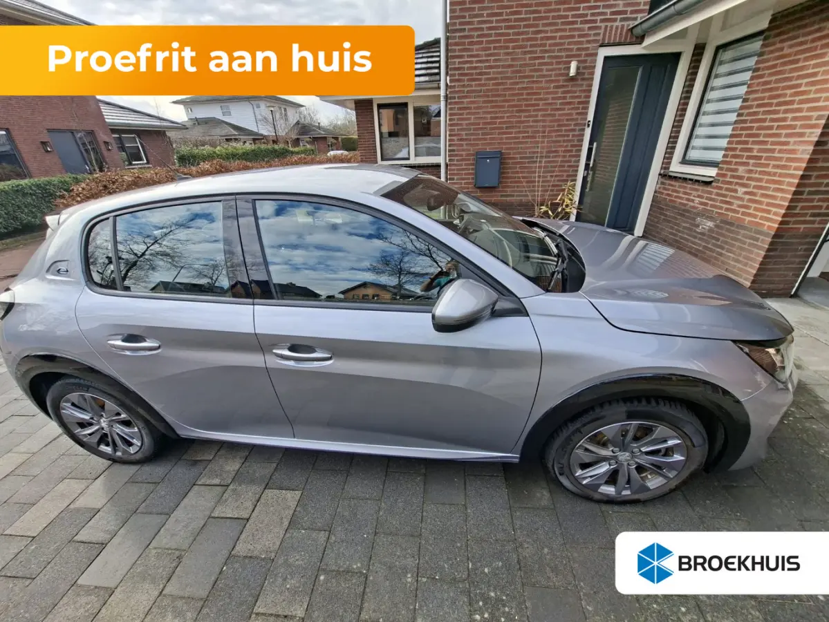 EV Allure 50 kWh Camera | Parkeersensoren Achter | Climate | Cruise | 16" Lichtmetaal | Carplay | LED | Achteruitrijcamera | Airco (automatisch) | Apple Carplay/Android Auto|telefoonintegrat